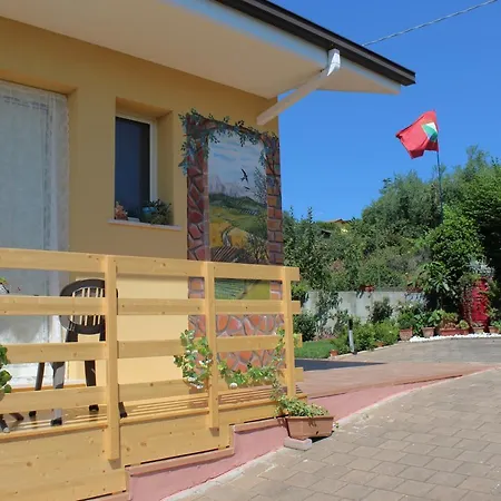 Lucia Bed & Breakfast 4*